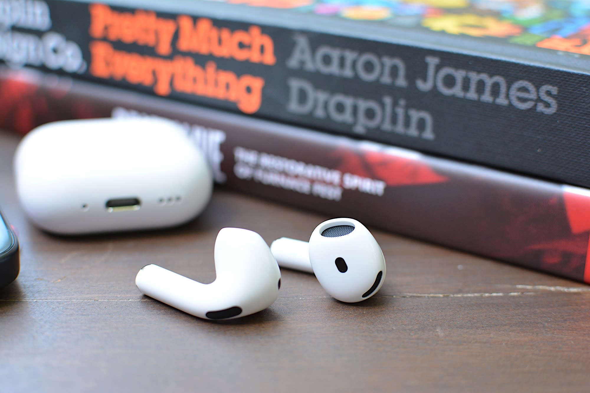 WordPress 網站 Apple refined the shape on the AirPods 4 for a better fit.