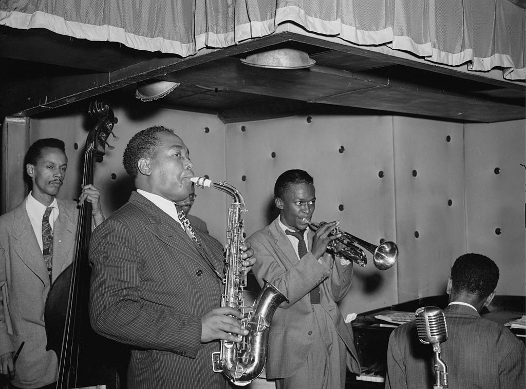 The MRI crews would have got their buzz on looking inside the lit-up brains of improvisational jazz greats Charlie Parker, on the sax, and Miles Davis, blowing trumpet, here photographed playing the Three Deuces, New York City, in August 1947. (Photo by William Gottlieb/Redferns via Getty Images)