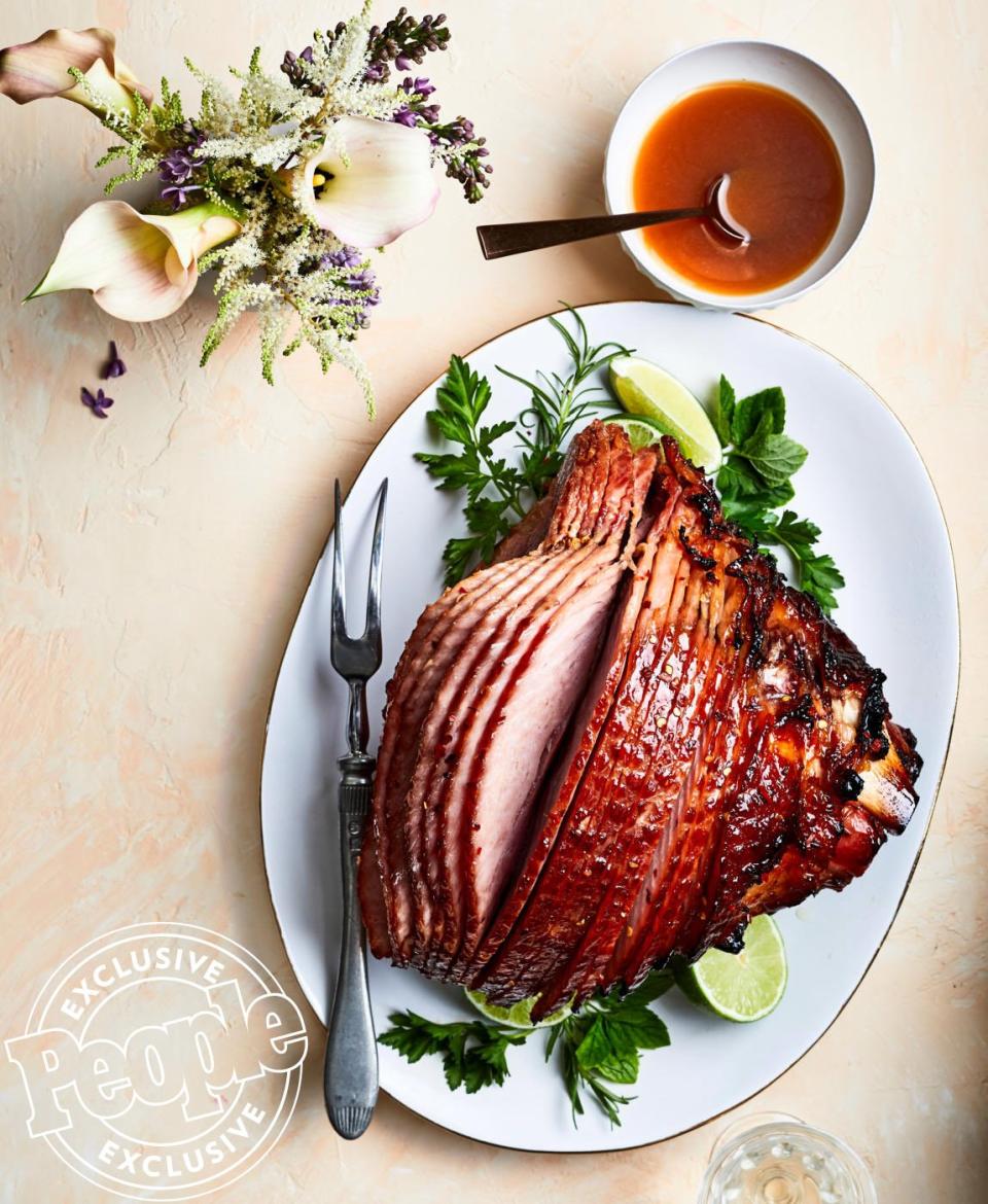 Geoffrey Zakarian's Honey-Ginger Glazed Ham