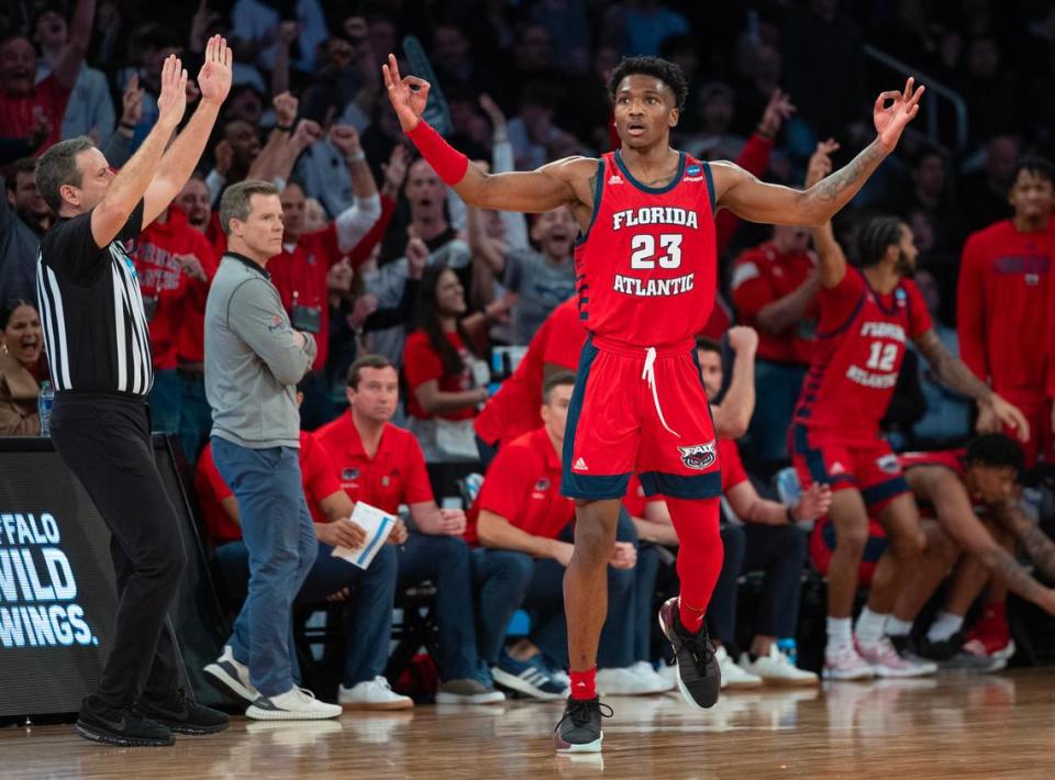 Florida Atlantic’s Brandon Weatherspoon celebrates a three-pointer against Kansas State’s during the second half of their east region final game at Madison Square Garden on Saturday night.