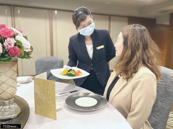 國旅帶動餐飲商機，香格里拉台南遠東飯店年初推出二場徵才活動，希望招募有熱忱者加入大家庭。（記者李嘉祥攝）