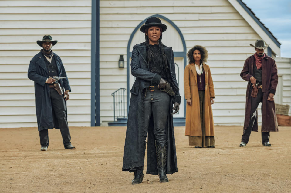 THE HARDER THEY FALL (L to R) J.T. HOLT as MARYíS GUARD, REGINA KING as TRUDY SMITH, ZAZIE BEETZ as MARY FIELDS, JUSTIN CLARKE<p>DAVID LEE/NETFLIX</p>