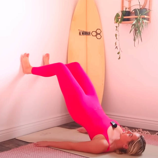 Try This 10 Minute Wall Pilates Workout Routine - Gym Geek