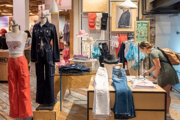 Urban Outfitters Posts Mixed Fourth-Quarter Figures