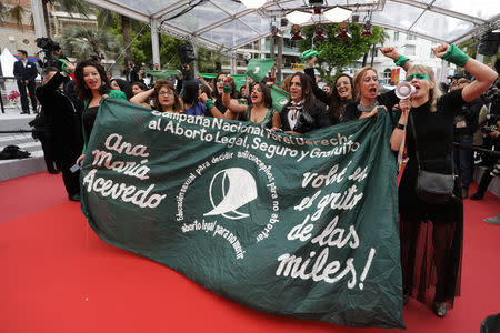 72nd Cannes Film Festival - Screening of the documentary film "Que Sea Ley" (Let it be law) presented as part of special screenings - Cannes, France, May 18, 2019. Protesters demonstrate against the rejection of the law legalizing abortion in Argentina. REUTERS/Eric Gaillard