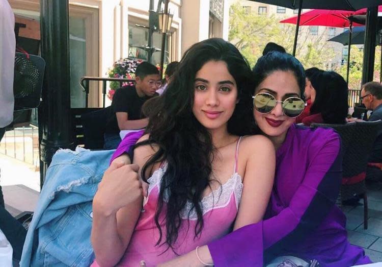 Sridevi Porn - Sridevi and Jhanvi Kapoor look their fashionable best in this endearing  photo