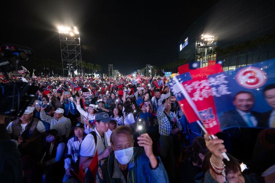 國民黨高雄團結勝利大會估超過12萬人。（圖：國民黨提供）