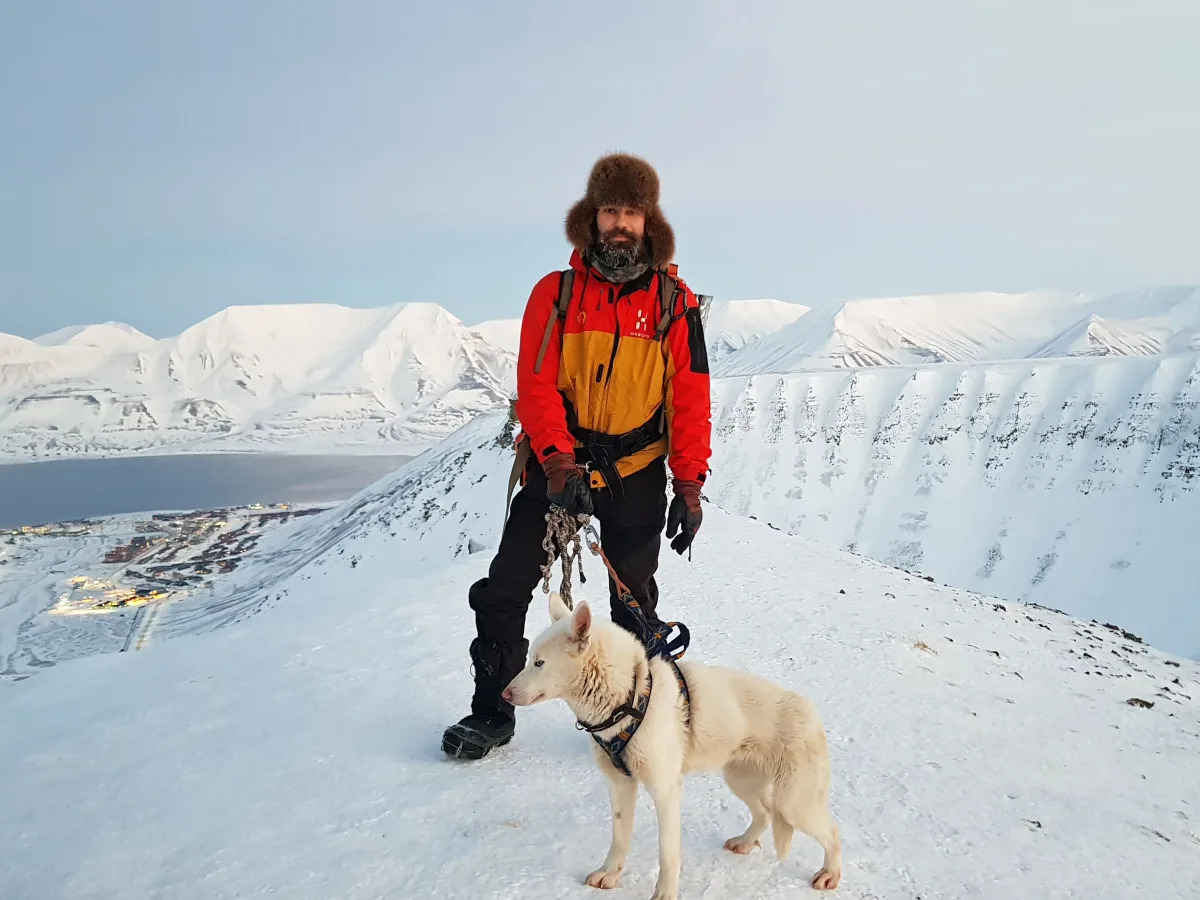 Anyone can live and work in Svalbard, a group of Arctic islands, visa-free — as ..