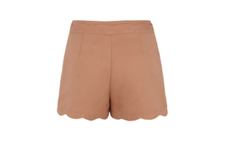 A great neutral color and scallop edge detail to add some interest. 
Warehouse scallop edge shorts,…