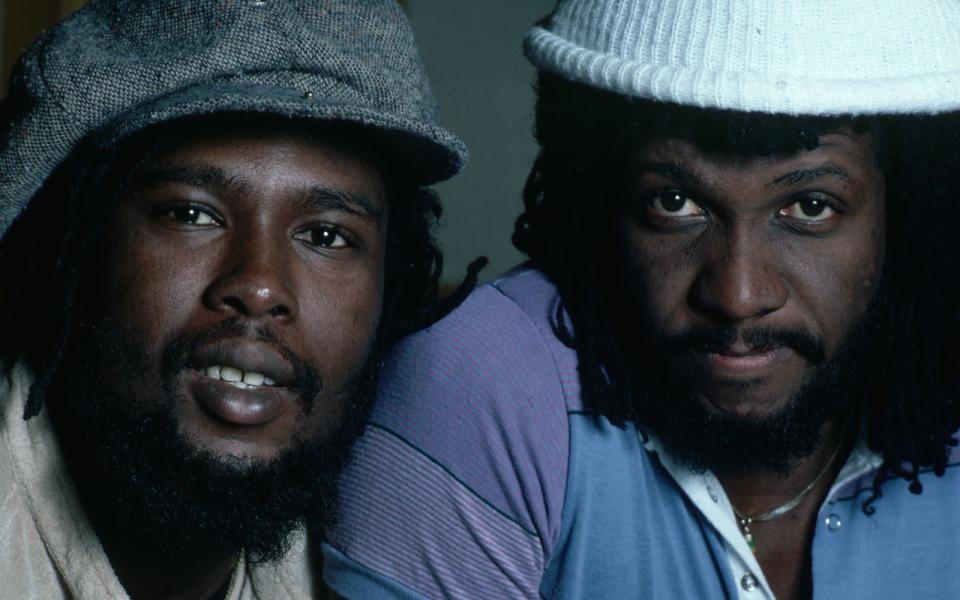 Gemeinsam mit Sly Dunbar (links) bildete Robbie Shakespeare das erfolgreiche Musikduo Sly & Robbie.  (Bild: Getty Images / Lynn Goldsmith)