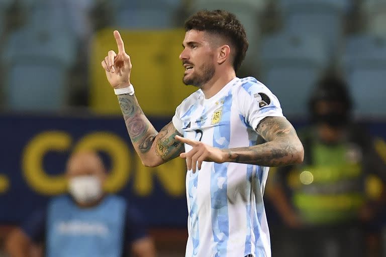 Rodrigo De Paul festeja el gol convertido para la selección Argentina ante Ecuador, por la Copa América