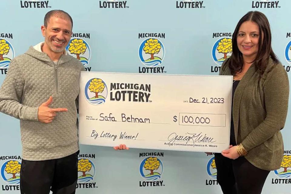 <p>Michigan Lottery</p> Safa Behnam (L), who won $100,000 from the Michigan Lottery