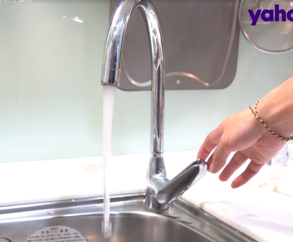 洗手槽也要測試，看看水龍頭和水管有沒有滲漏。