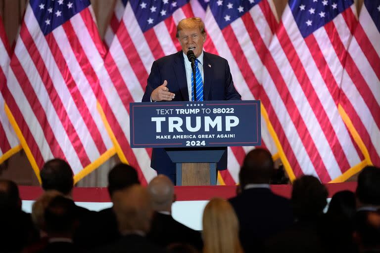 El expresidente y virtual candidato republicano a la presidencia Donald Trump habla en la noche electoral del Supermartes, el martes 5 de marzo de 2024 en Mar-a-Lago, Palm Beach, Florida. (AP Foto/Rebecca Blackwell)