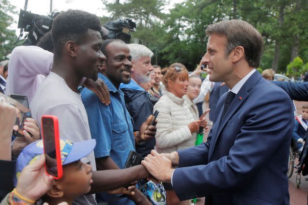 <p>Emmanuel Macron et son épouse Brigitte ont voté au Touquet, dimanche à la mi-journée, pour le second tour des législatives.&nbsp;</p>