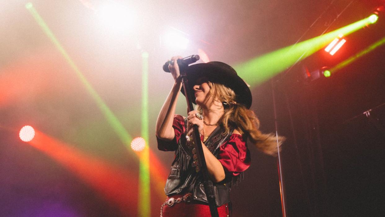 lainey wilson at new york state fair