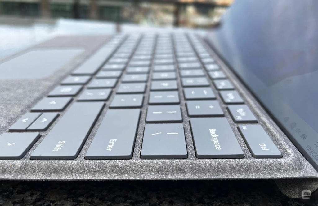 SurfacePro8 i5/8GB/256GB タイプカバー、スリムペン2 seven-health.com