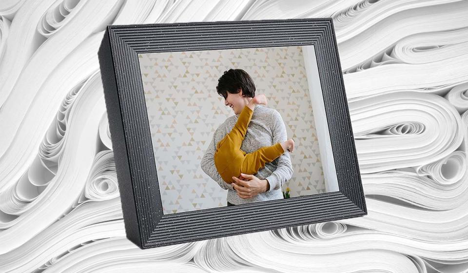 Aura's digital photo frames are notable not just for looking cool, but also for letting the gift-giver preload photos for the recipient. (Photo: Aura)