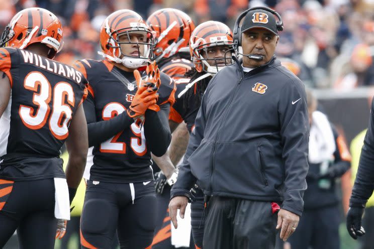 Marvin Lewis' record in the playoffs is 0-7 (AP)