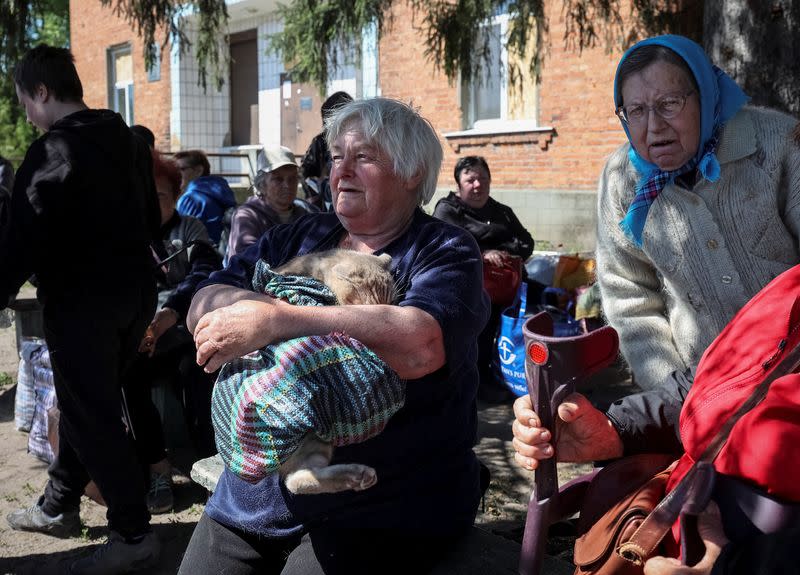 Vovchansk area residents are evacuated to Kharkiv due to Russian shelling