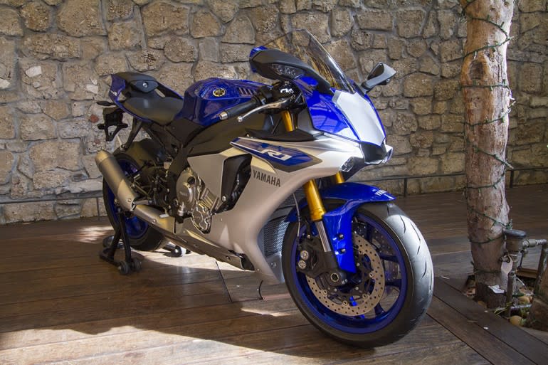 2015-Yamaha-R1-R1M-Specs-01