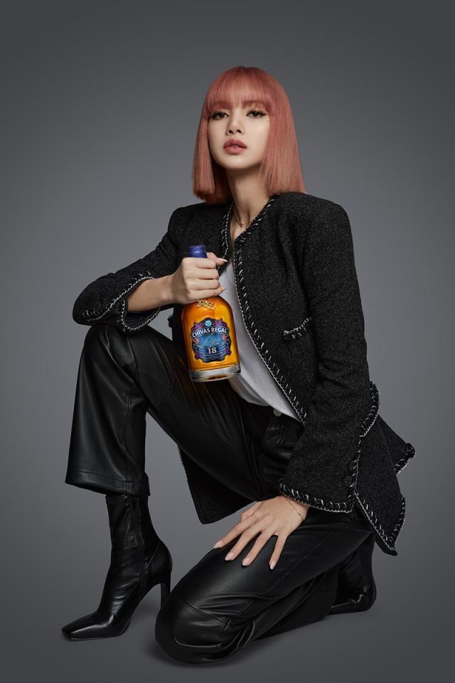 日本未発売未開封] シーバスリーガル18年 BLACKPINK LISA - アイドル