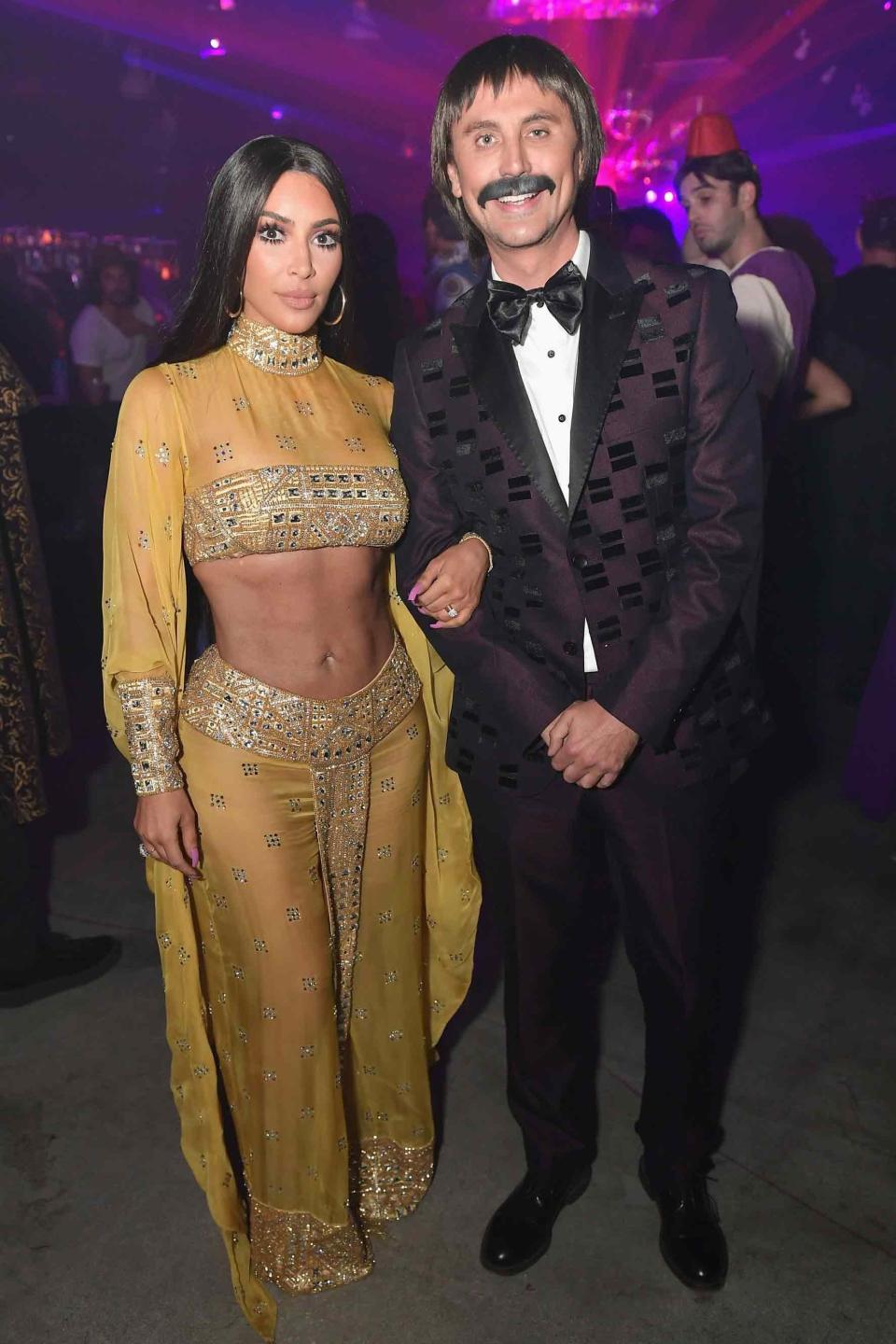 Kim Kardashian and Jonathan "Foodgōd" Cheban (as Sonny & Cher), 2018