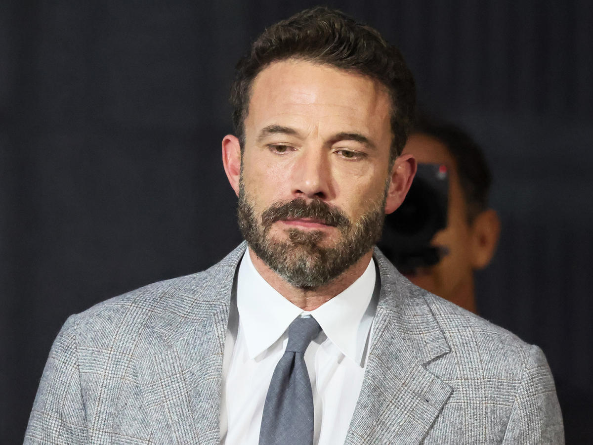 Ben Affleck Celebrity Porn - Ben Affleck Brought Back His Viral Miserable Look at the Grammys & Twitter  Is Having a Field Day