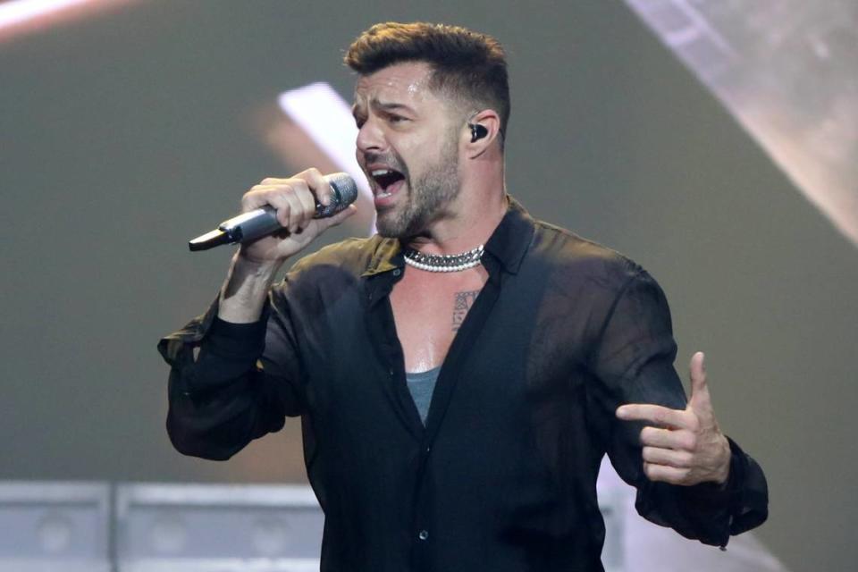 Ricky Martin durante la segunda parte del Trilogy Tour 2024 con los fenómenos globales Enrique Iglesias y Pitbull en el Save Mart Center, en Fresno, el martes 30 de enero de 2024.