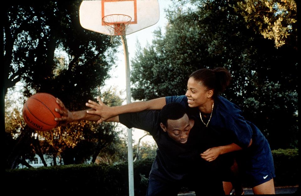 Omar Epps and Sanaa Lathan are longtime friends and talented hoops players who take their relationship to the next level in "Love & Basketball."