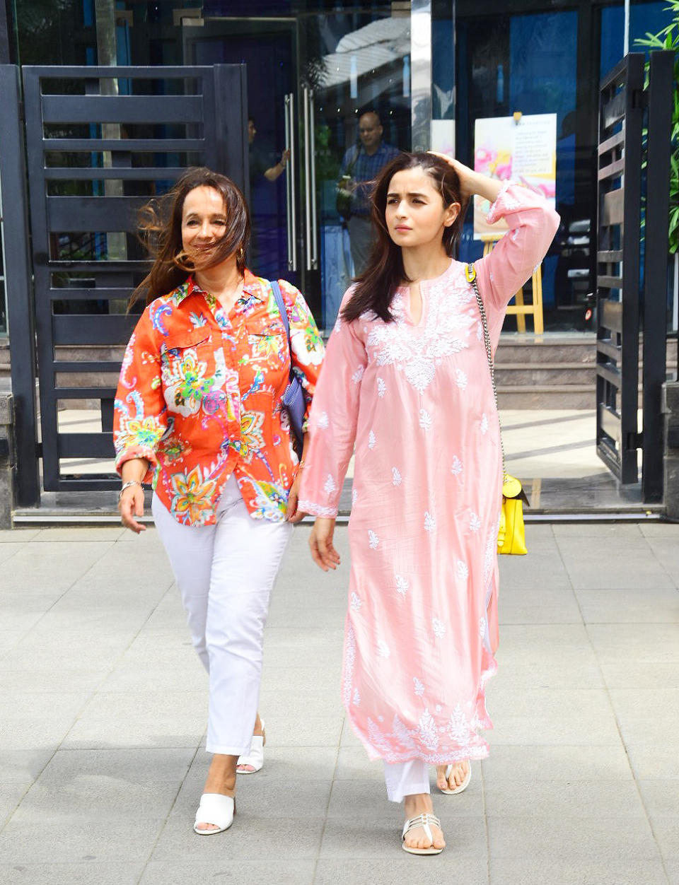 Alia Bhatt and Soni Razdan looking radiant. 