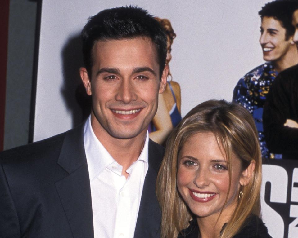 Freddie Prinze, Jr. and actress Sarah Michelle Gellar attend the "Boys and Girls" New York City Premiere on June 13, 2000 at Kips Bay Theatre in New York City.