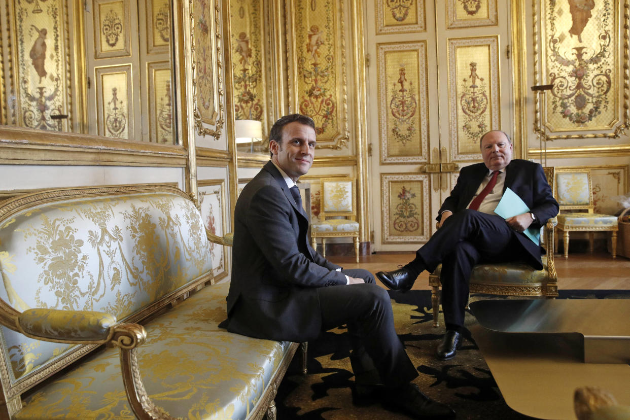 L’UDI a approuvé ce samedi 23 mars son ralliement à la liste emmenée par Valérie Hayer (Renaissance) aux élections européennes. ( Photo d’illustration :  Emmanuel Macron et le président de l’UDI, Hervé Marseille, en 2019)