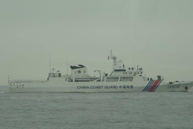 <cite>中國海警船、公務船編隊闖入我金廈禁限制水域，圖為中國海警14608。（海巡署提供）</cite>