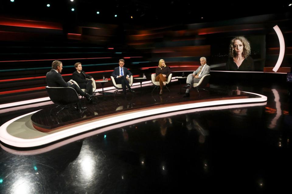 Markus Lanz (links) diskutierte am Dienstagabend mit (von links) Kevin Kühnert, Carsten Linnemann, Journalistin Eva Quadbeck, Politologe Carlo Masala und Beraterin Melody Sucharewicz. (Bild: ZDF / Cornelia Lehmann)