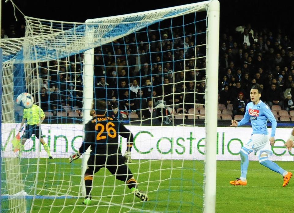 Napoli's José Callejón scores the winning goal during a Serie A soccer match between Napoli and Roma, at the San Paolo stadium in Naples, Italy, Sunday, March 9, 2014. Napoli edged Roma 1 - 0. (AP Photo/Salvatore Laporta)