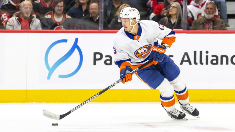 Mathew Barzal is the master of changing possession, for better or for worse. (Richard A. Whittaker/Icon Sportswire via Getty Images)