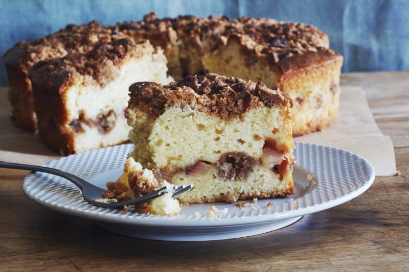 Pear and Cinnamon Crumb Cake