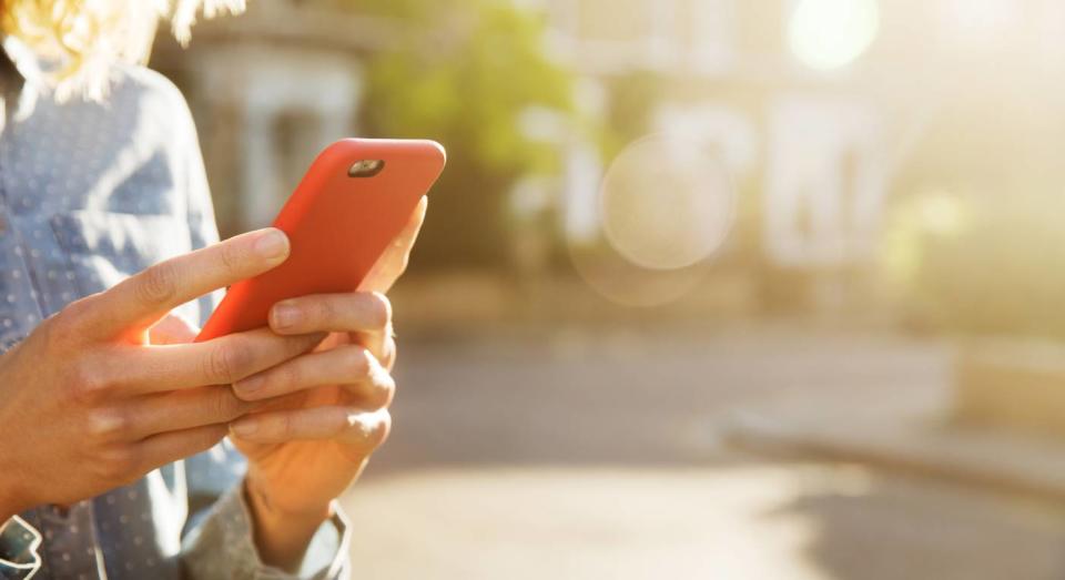 This iPhone charger has almost 6,000 reviews and is an Amazon bestseller [Photo: Getty]