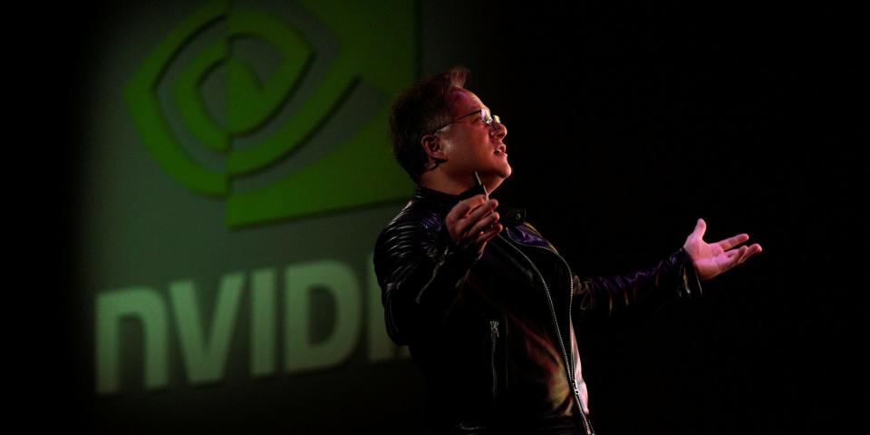 Jensen Huang, CEO von Nvidia, reagiert auf ein Video während seiner Rede auf der Consumer Electronics Show in Las Vegas. - Copyright: Rick Wilking/Reuters