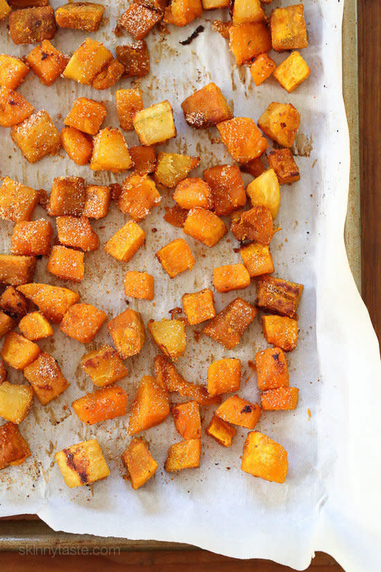 <strong>Get the <a href="http://www.skinnytaste.com/roasted-seasoned-winter-squash-medley/" target="_blank">Roasted Seasoned Winter Squash Medley recipe</a> from Skinny Taste</strong>