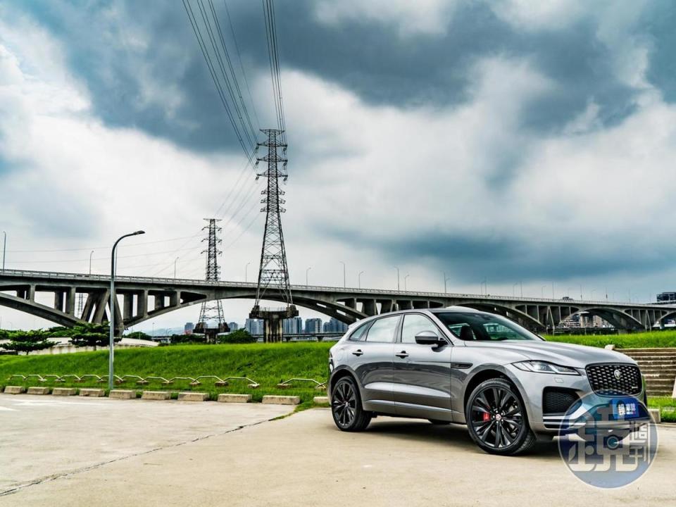 JAGUAR F-Pace P250 R-Dynamic S