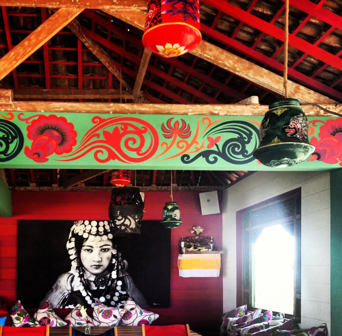 Warung Kakilima: A new addition to the chilled out Batu Bulong surfing beach in Canggu is the gypsy-style Warung Kakilima, serving up a wide range of juices and food and a nightly barbeque of fish, kebabs and hot and cold tapas with global influences. (