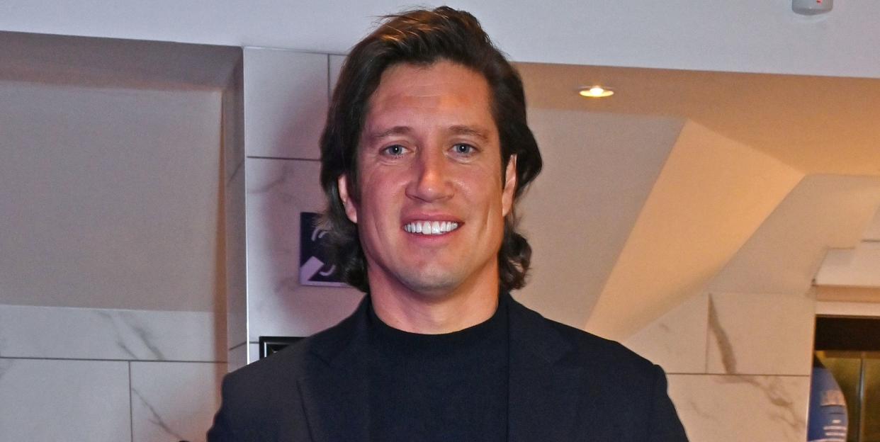 vernon kay