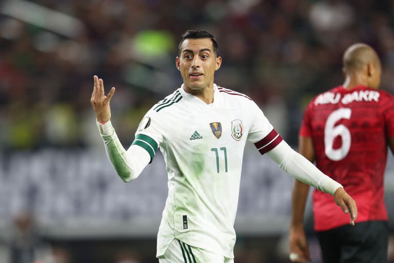 Rogelio Funes Mori, en acción con el seleccionado de México