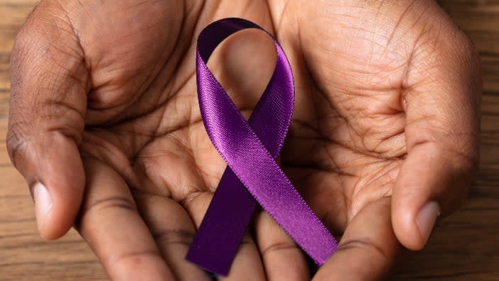 Black people have a twofold higher risk of developing Alzheimer’s disease than white people, and Latinos are 1.5 times more likely. (Photo: AdobeStock.com)