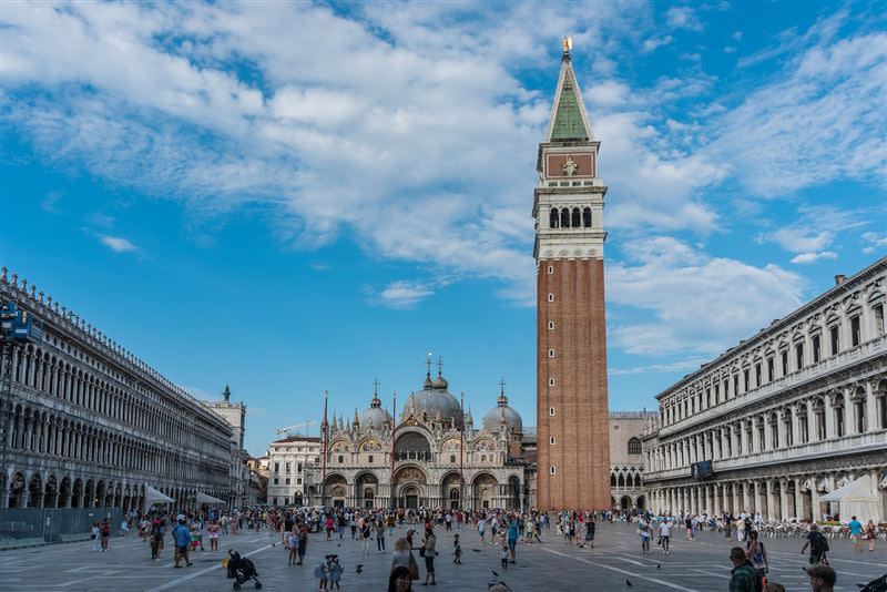 義大利威尼斯4/25起向一日遊旅客徵收「入城費」，違規者恐面臨300歐、折合台幣1萬元的罰款。(圖／PIXABAY)
