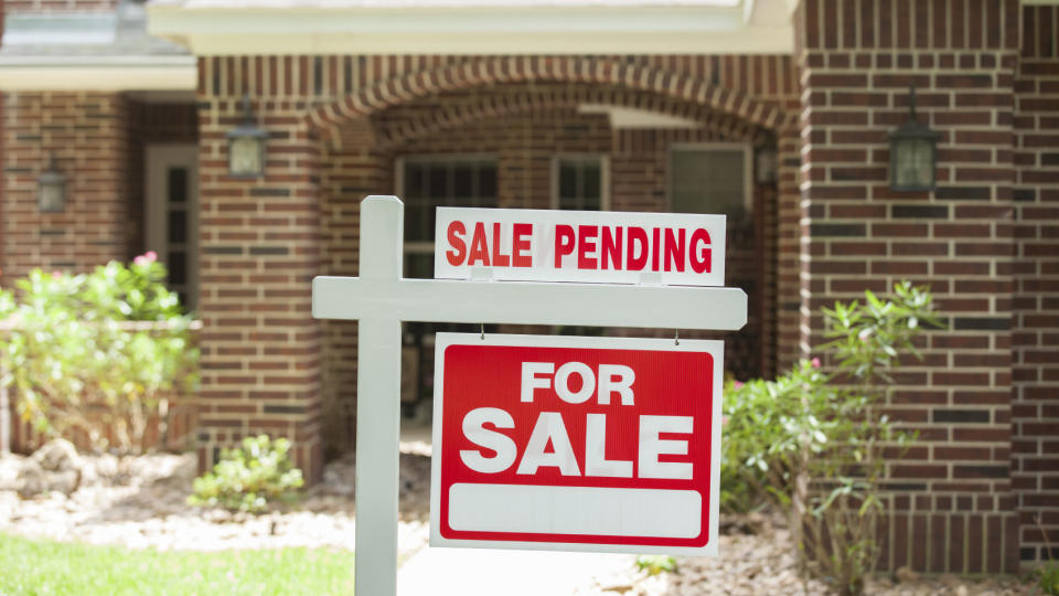 The National Association of Realtors® released its April 2016 pending home sales report.