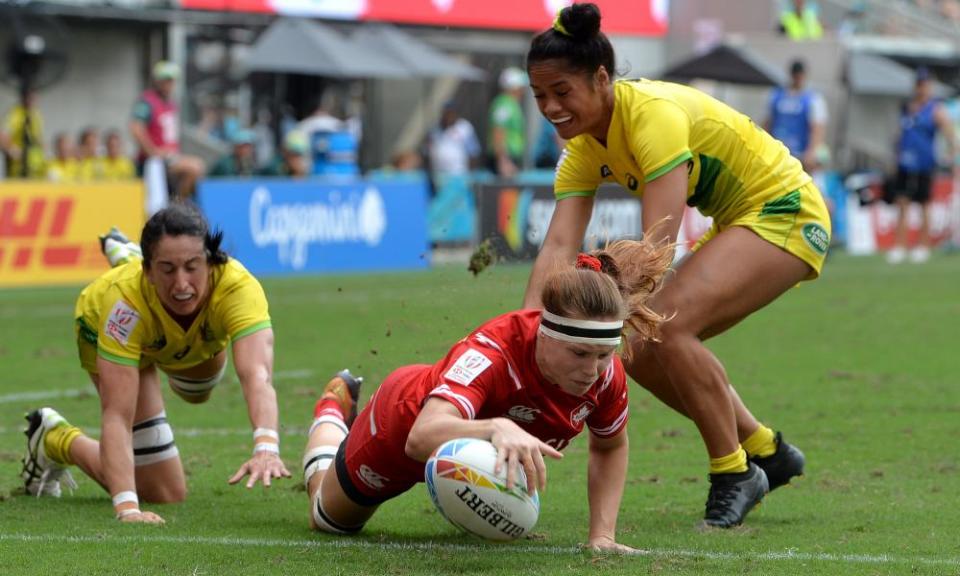 Karen Paquin of Canada scores a try during the 2020 Sydney Sevens semi final match between Australia and Canada at Bankwest Stadium on 2 February, 2020.