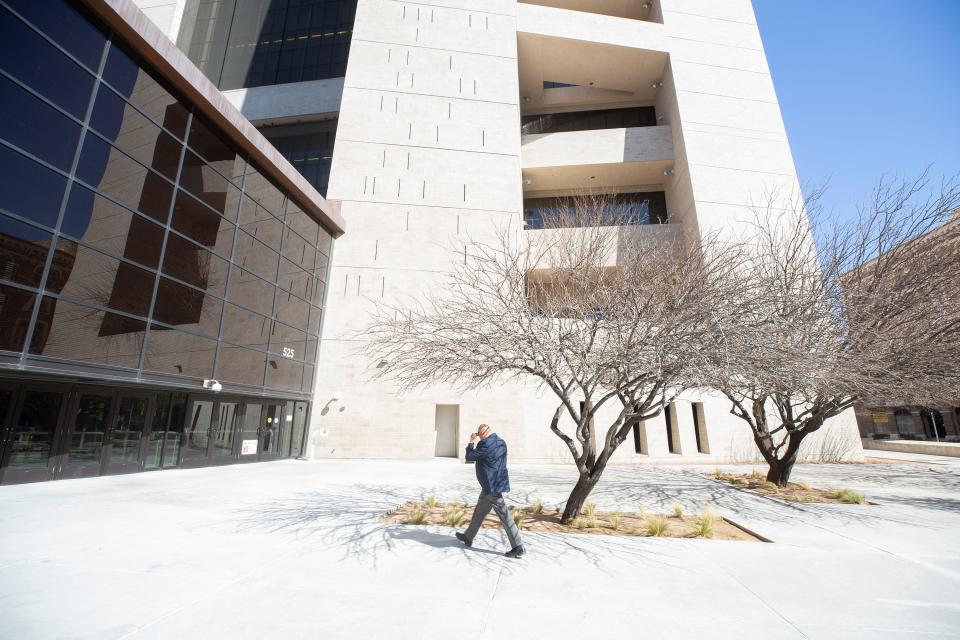 A federal security guard enter the Albert Armendariz Sr U.S. Federal Court House in El Paso, Texas on Feb. 8, 2023. 